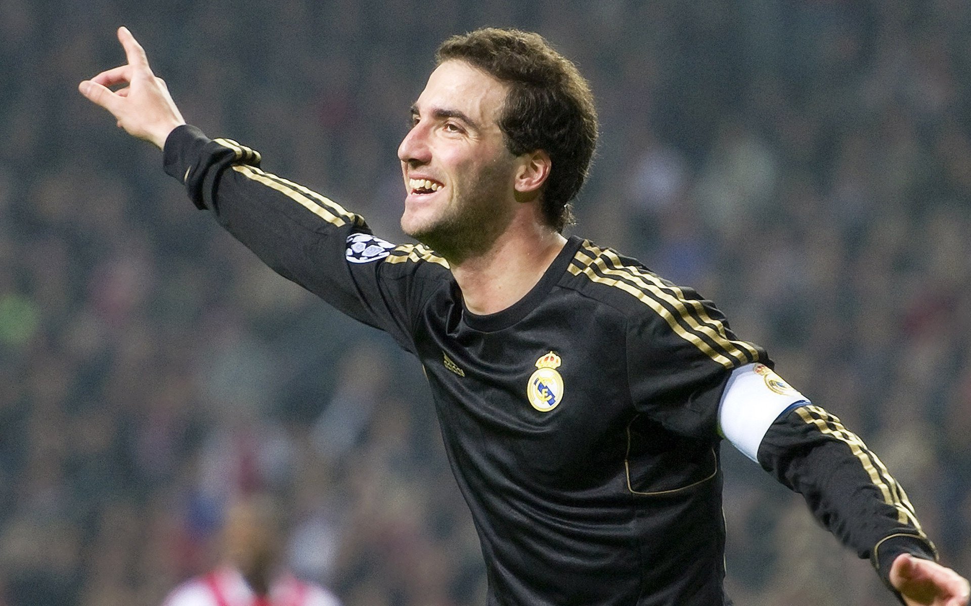 美洲杯创新的赛场环境设计，美洲杯奖杯设计