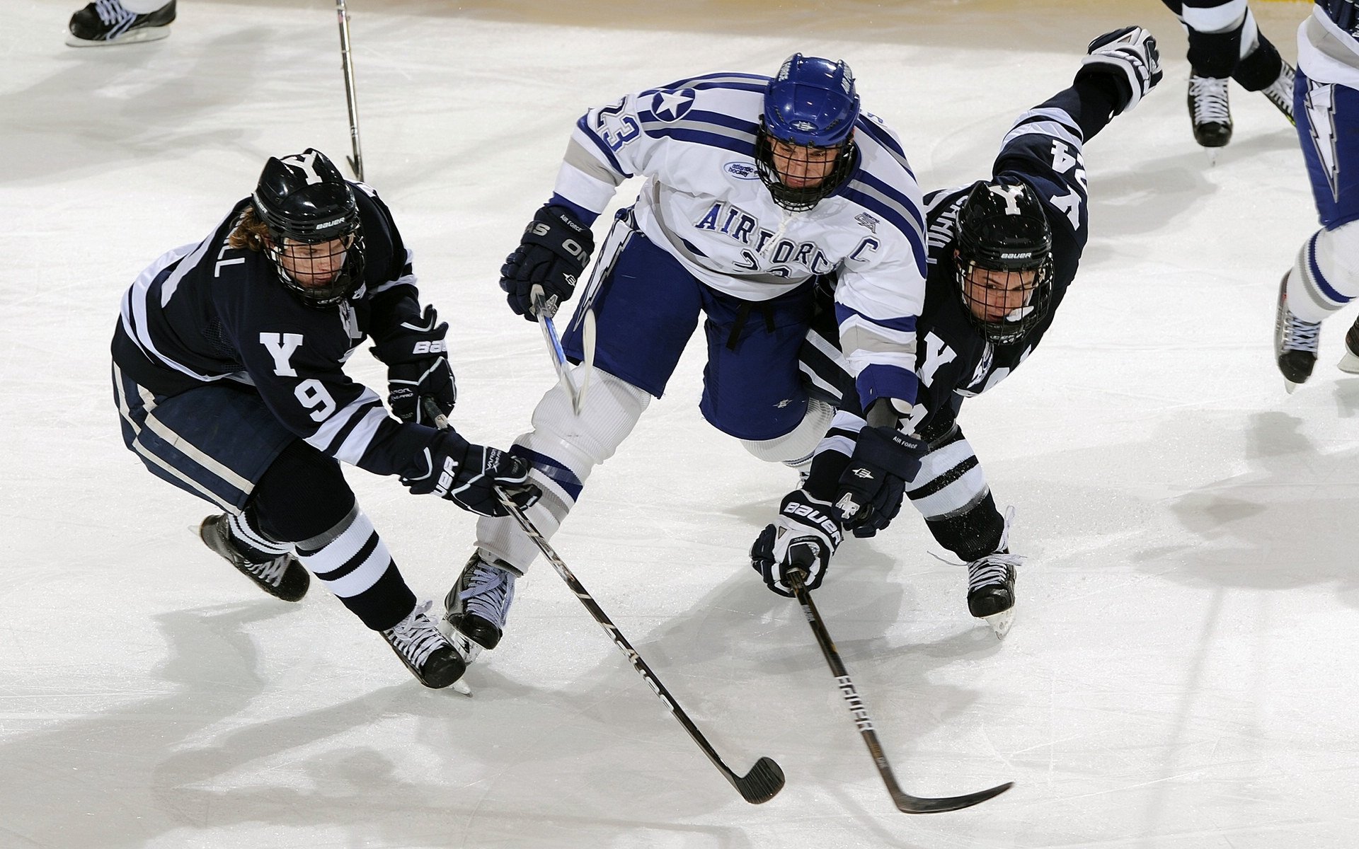 英超激烈冲刺:每一瞬都令人屏息!,英超有多激烈